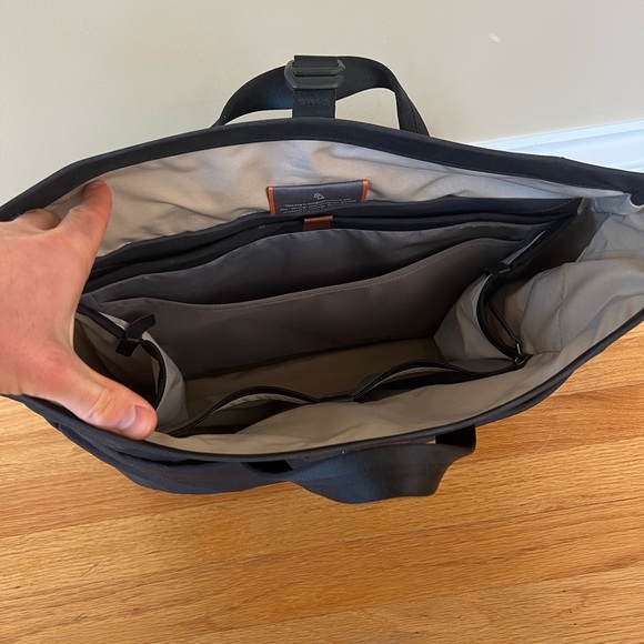 Bellroy System Messenger Bag and Lite Tote - Picture 4 of 7